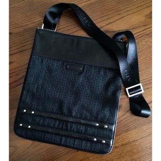 ジバンシィ(GIVENCHY)のGIVENCHY★モノグラム ショルダーバッグ(ショルダーバッグ)