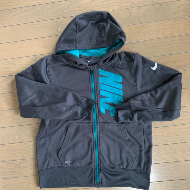 NIKE(ナイキ)のナイキ パーカー キッズ/ベビー/マタニティのキッズ服男の子用(90cm~)(ジャケット/上着)の商品写真