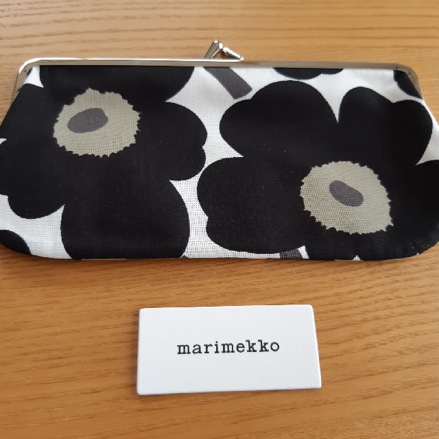 marimekko(マリメッコ)の即購入OKです♪新品♪マリメッコ　がま口　ウニッコ　ブラック　 レディースのファッション小物(ポーチ)の商品写真