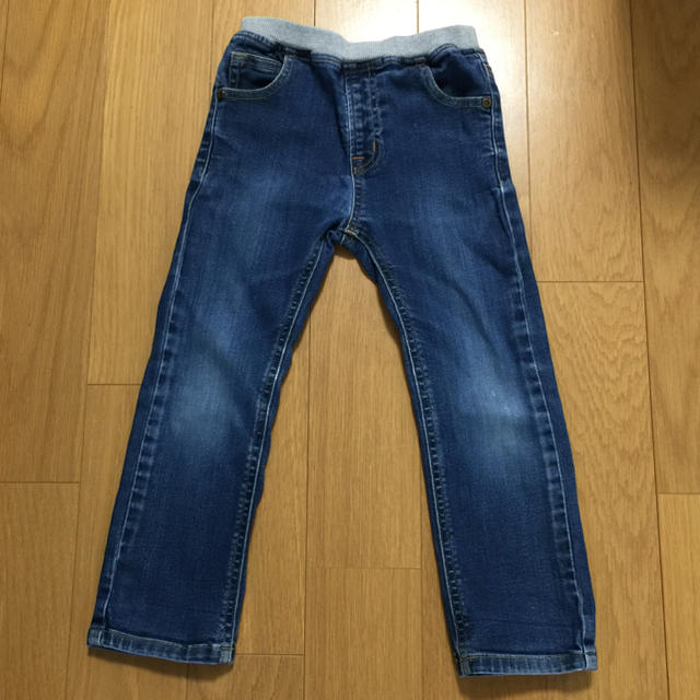 MUJI (無印良品)(ムジルシリョウヒン)の無印 ジーンズ サイズ100 キッズ/ベビー/マタニティのキッズ服男の子用(90cm~)(パンツ/スパッツ)の商品写真