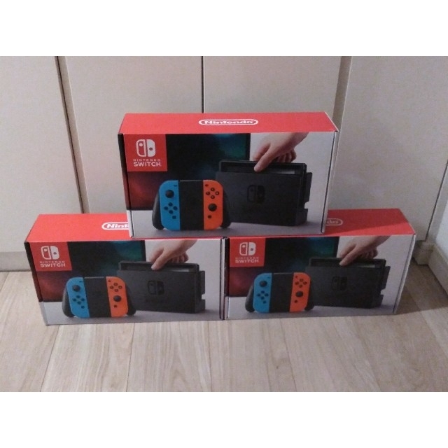 Nintendo Switch(ニンテンドースイッチ)のニンテンドースイッチ　本体　新品　ネオンレッド　ネオンブルー　switch エンタメ/ホビーのゲームソフト/ゲーム機本体(家庭用ゲーム機本体)の商品写真