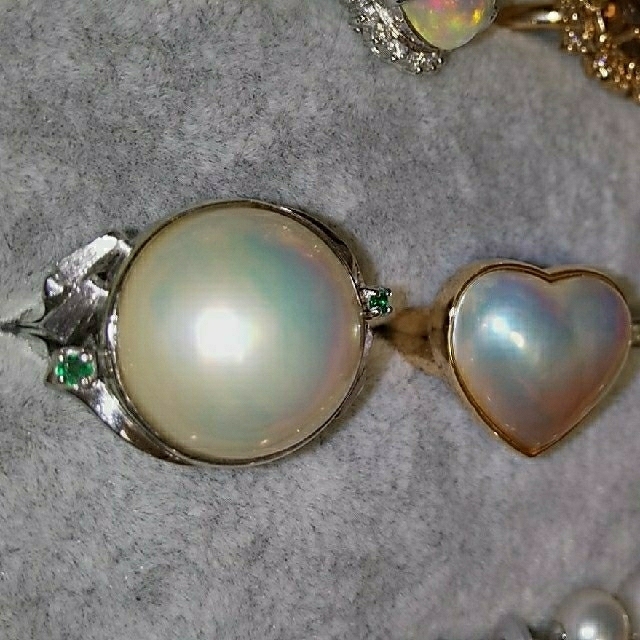 お値下げ マベパール 真珠 エメラルド k18 ホワイトゴールド リング レディースのアクセサリー(リング(指輪))の商品写真