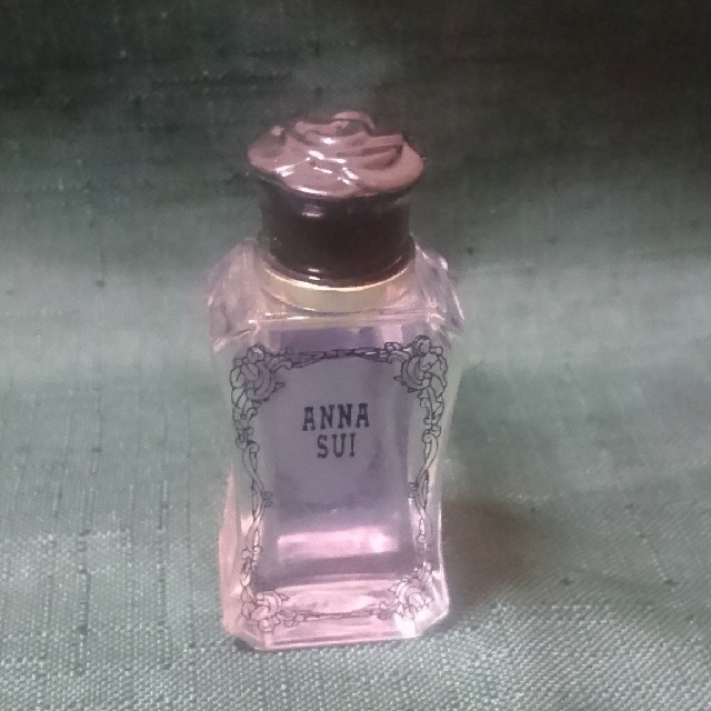 ANNA SUI(アナスイ)の神納様専用ANNA SUI ミニ香水 コスメ/美容の香水(香水(女性用))の商品写真