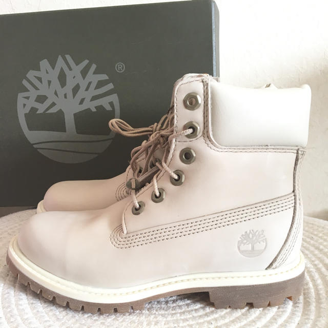 Timberland(ティンバーランド)のTimberlandアイボリー レディースの靴/シューズ(ブーティ)の商品写真