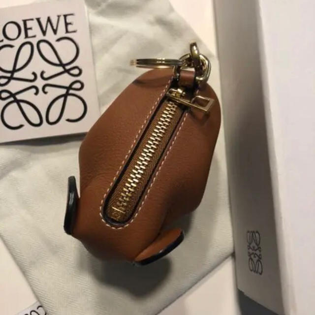 LOEWE(ロエベ)の美品 LOEWE ロエベ エレファント コインケース 象 チャーム レディースのアクセサリー(チャーム)の商品写真