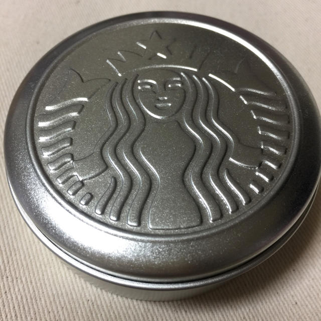 Starbucks Coffee(スターバックスコーヒー)のスターバックス シルバー缶 ケース 韓国 スタバ インテリア/住まい/日用品のインテリア小物(小物入れ)の商品写真