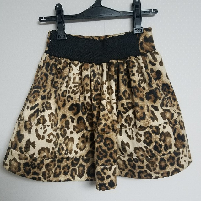 DazyClair(デイジークレア)のヒョウ柄コクーンスカート レディースのスカート(ひざ丈スカート)の商品写真