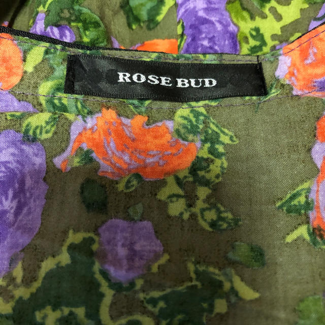 ROSE BUD(ローズバッド)のROSE BUD✳️薔薇柄 チュニック レディースのトップス(チュニック)の商品写真