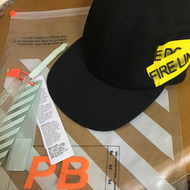 off-white キャップ FIRE TAPE