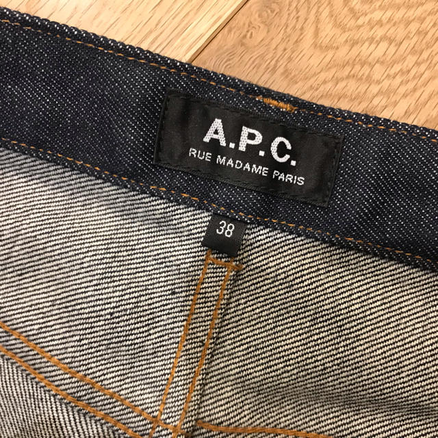 A.P.C(アーペーセー)のA.P.C. レディースのスカート(ミニスカート)の商品写真