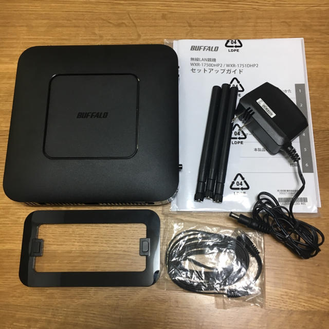 Buffalo(バッファロー)のBUFFALO バッファロー wifiルーター WXR-1750DHP2 スマホ/家電/カメラのPC/タブレット(PC周辺機器)の商品写真