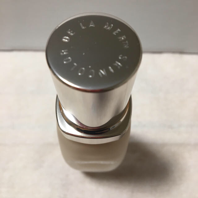 DE LA MER(ドゥラメール)のザ・ソフト フリュイド ロング ウェア ファンデーション 30ml  コスメ/美容のベースメイク/化粧品(ファンデーション)の商品写真