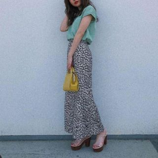 マウジー(moussy)の【moussy】LEOPARD MAXI SKIRT サイズ2 柄WH(ロングスカート)