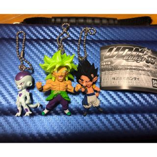 バンダイ(BANDAI)のフリーザー、ゴジータ、ブロリー。キーホルダー UDMBURST35(キーホルダー)