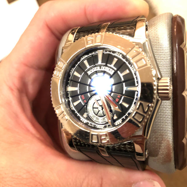 ROGER DUBUIS(ロジェデュブイ)のロジェ デュブイ イージーダイバー  SE40  ホワイトゴールドベゼル メンズの時計(腕時計(アナログ))の商品写真