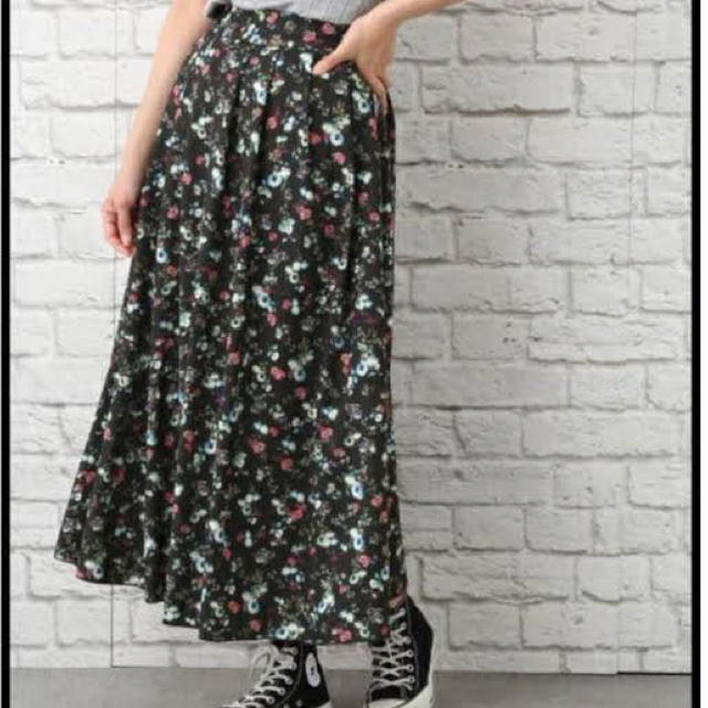 LEPSIM(レプシィム)のLEPSIM 花柄スカート ブラック M レディースのスカート(ロングスカート)の商品写真