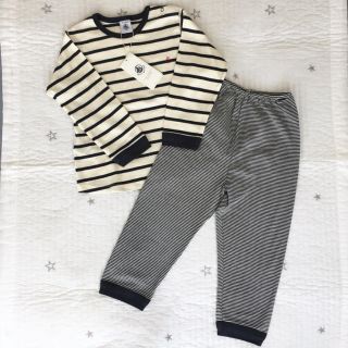 プチバトー(PETIT BATEAU)の☆最終お値下げ☆ 新品未使用  プチバトー  パジャマ  36m(パジャマ)