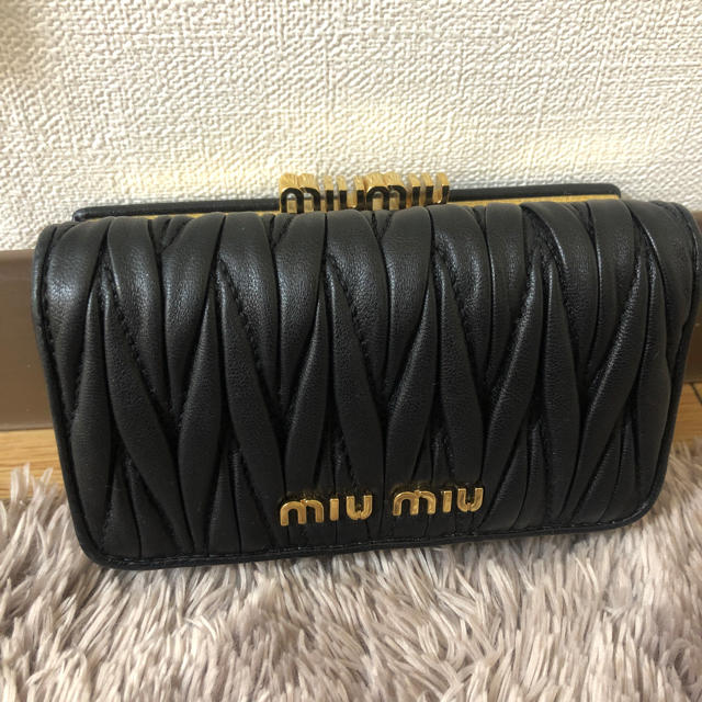 miumiu 三つ折り財布レディース