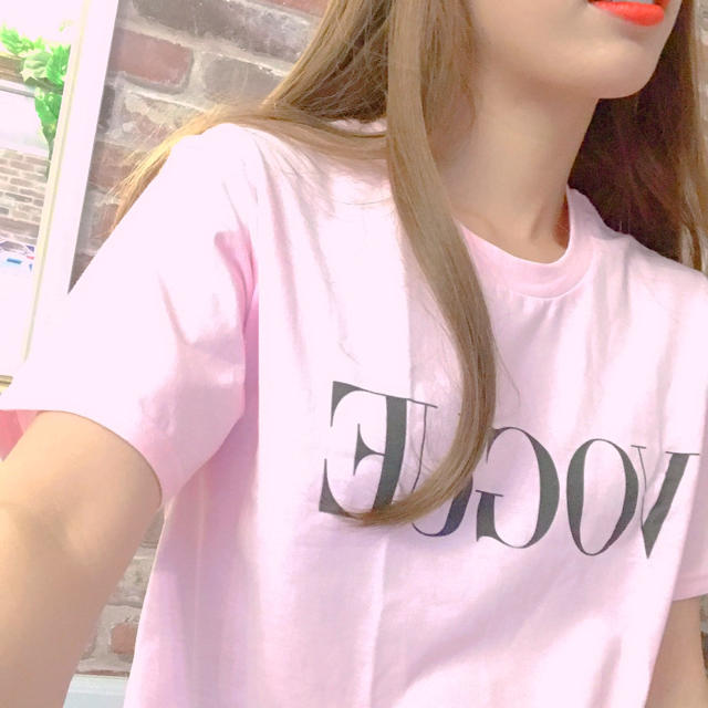 SNIDEL(スナイデル)の【即納】PINK VOGUE Tシャツ レディースのトップス(Tシャツ(半袖/袖なし))の商品写真