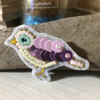 刺繍ブローチ 鳥(コサージュ/ブローチ)