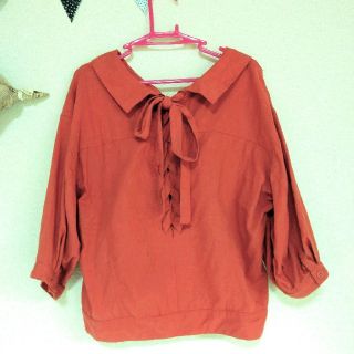 ダブルクローゼット(w closet)のダブルクローゼット バックリボンシャツ カラーＧジャン オレンジ 抜き襟 七分袖(シャツ/ブラウス(長袖/七分))