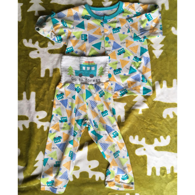 西松屋(ニシマツヤ)のパジャマ 90 キッズ/ベビー/マタニティのキッズ服男の子用(90cm~)(パジャマ)の商品写真