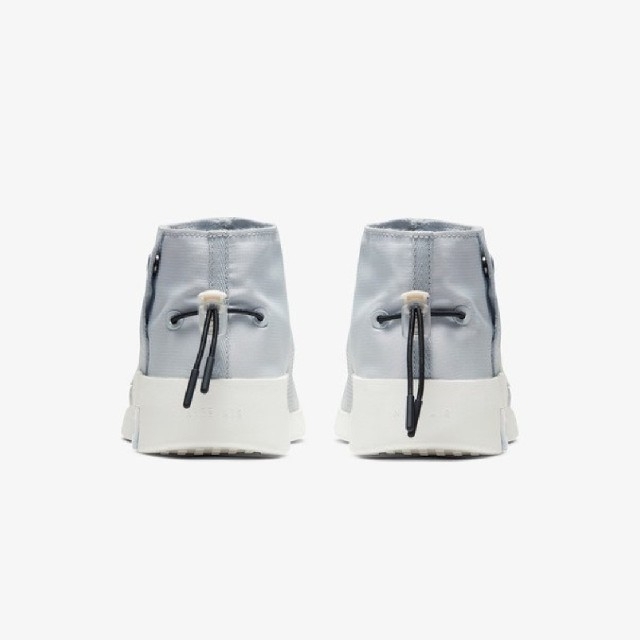 NIKE(ナイキ)の海外正規品 NIKE AIR FEAR OF GOD MOC FOG メンズの靴/シューズ(スニーカー)の商品写真