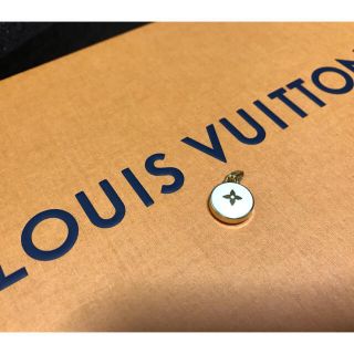 ルイヴィトン(LOUIS VUITTON)のルイヴィトン チャーム / モノグラム / ホワイト(財布)