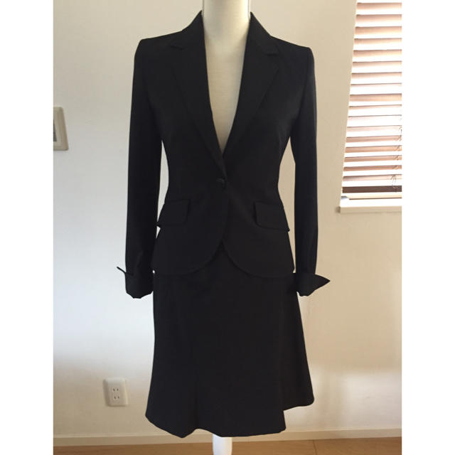 UNTITLED(アンタイトル)のアンタイトル  ブラックスーツ MとS ジャケット スカート UNTITLED レディースのフォーマル/ドレス(スーツ)の商品写真