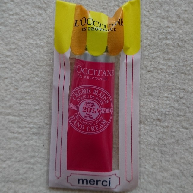 L'OCCITANE(ロクシタン)の【白玉さま専用】L'OCCITANE シアハンドクリーム(ディライトフルローズ) コスメ/美容のボディケア(ハンドクリーム)の商品写真