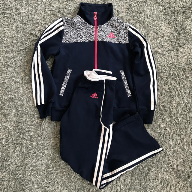 adidas(アディダス)のadidasジャージ130上下 キッズ/ベビー/マタニティのキッズ服女の子用(90cm~)(その他)の商品写真