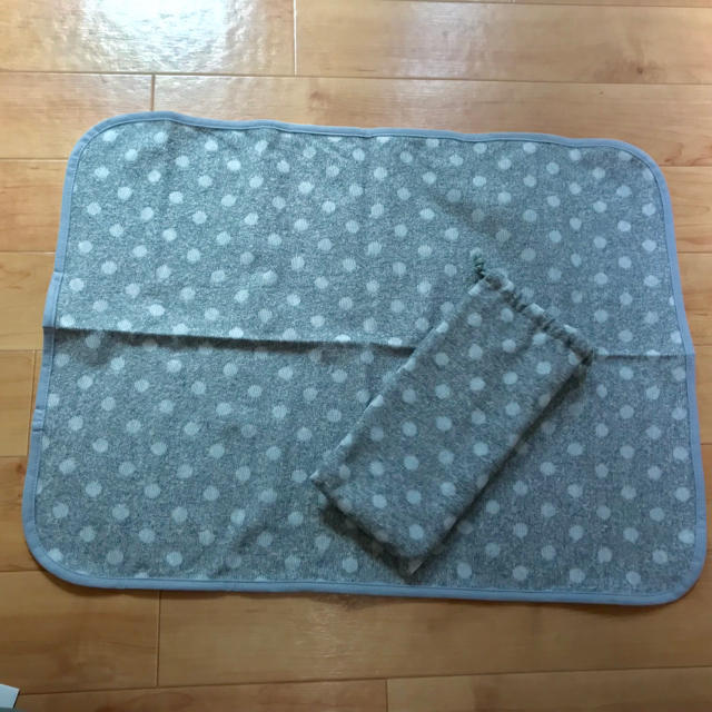 オムツ替えシート キッズ/ベビー/マタニティのおむつ/トイレ用品(おむつ替えマット)の商品写真