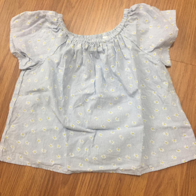 ZARA(ザラ)の【Zara BebyGirl】カットソー92cm キッズ/ベビー/マタニティのキッズ服女の子用(90cm~)(Tシャツ/カットソー)の商品写真