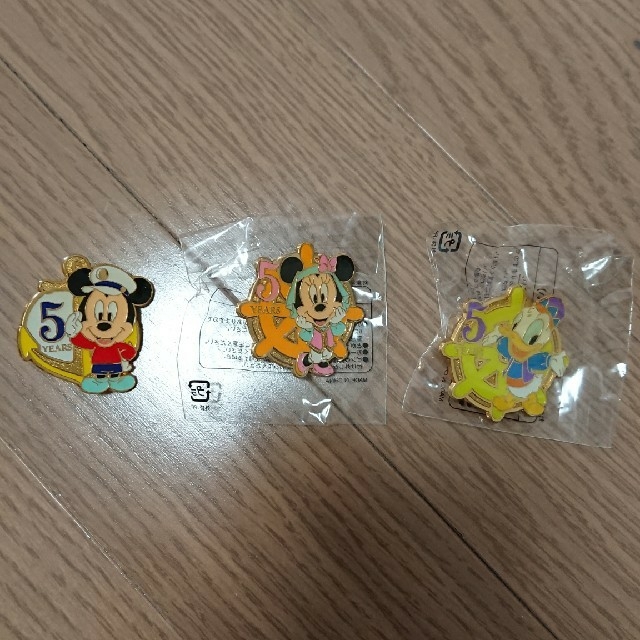 Disney(ディズニー)の【ぽんさま専用】Disney ～ピンバッジ6個～ エンタメ/ホビーのおもちゃ/ぬいぐるみ(キャラクターグッズ)の商品写真