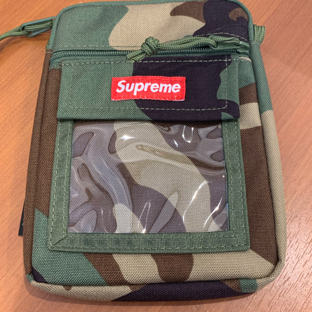 Supreme(シュプリーム)のsupreme  utility pouch カモ柄  メンズのバッグ(ショルダーバッグ)の商品写真