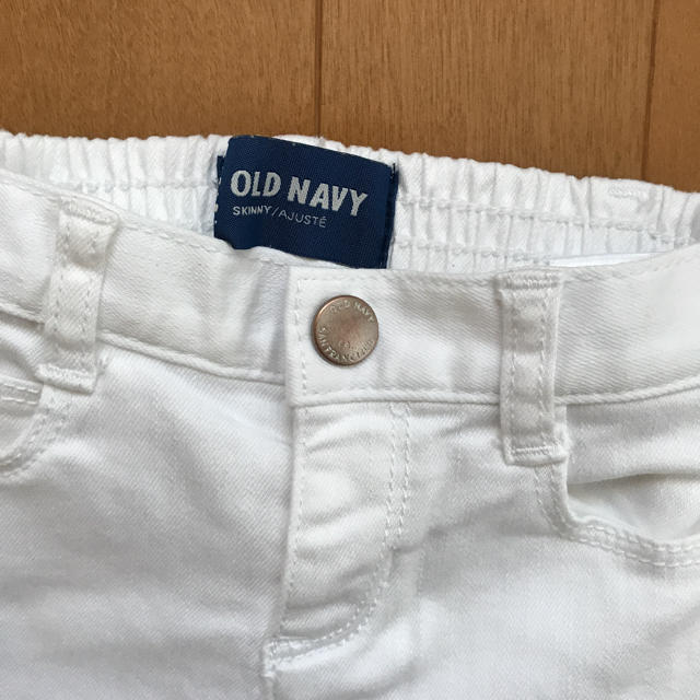 Old Navy(オールドネイビー)の美品 オールドネイビー 白 パンツ 80センチ キッズ/ベビー/マタニティのベビー服(~85cm)(パンツ)の商品写真