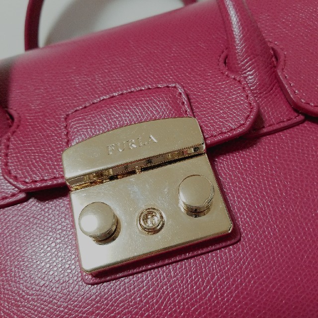 Furla(フルラ)の未使用✻フルラ　メトロポリス　サッチェル　ピンク　レッド　パープル レディースのバッグ(ショルダーバッグ)の商品写真