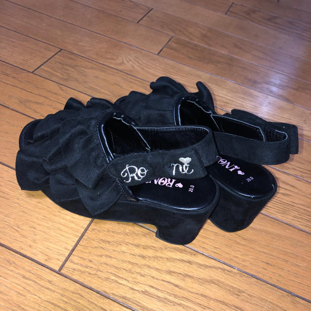 RONI(ロニィ)のフリンジサンダル キッズ/ベビー/マタニティのキッズ靴/シューズ(15cm~)(サンダル)の商品写真