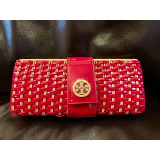 トリーバーチ(Tory Burch)の新品 トリーバーチ ToryBurch エナメル ラタン カゴ クラッチ 赤(クラッチバッグ)