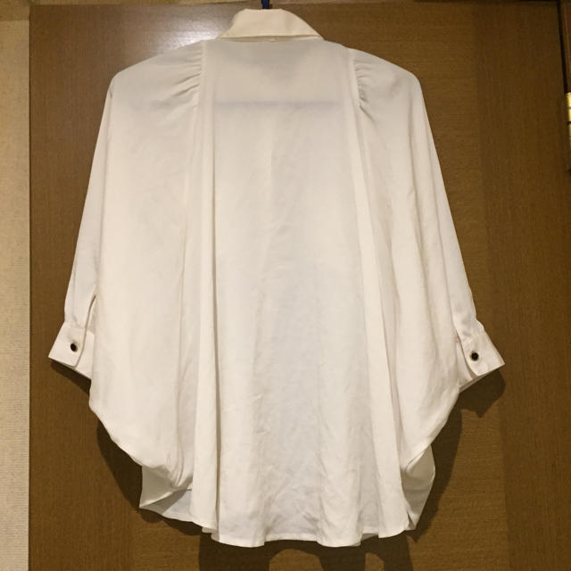 ドルマン ブラウス 白 レディースのトップス(シャツ/ブラウス(長袖/七分))の商品写真