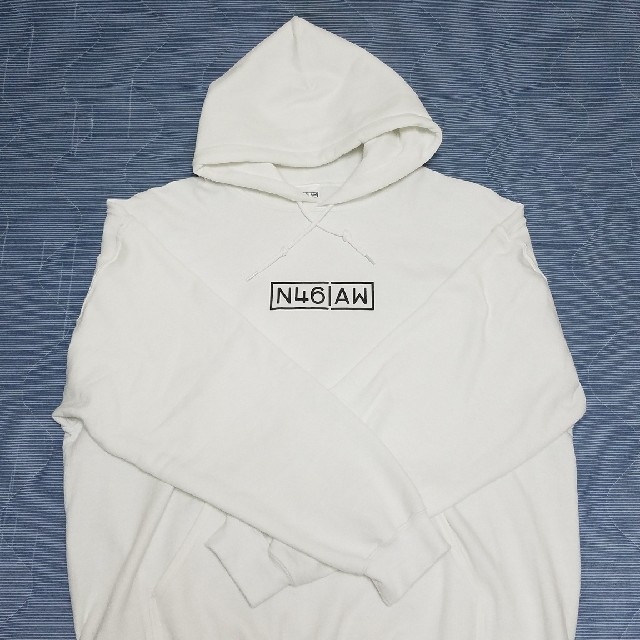 N46AW フーディ WHITE XL - パーカー