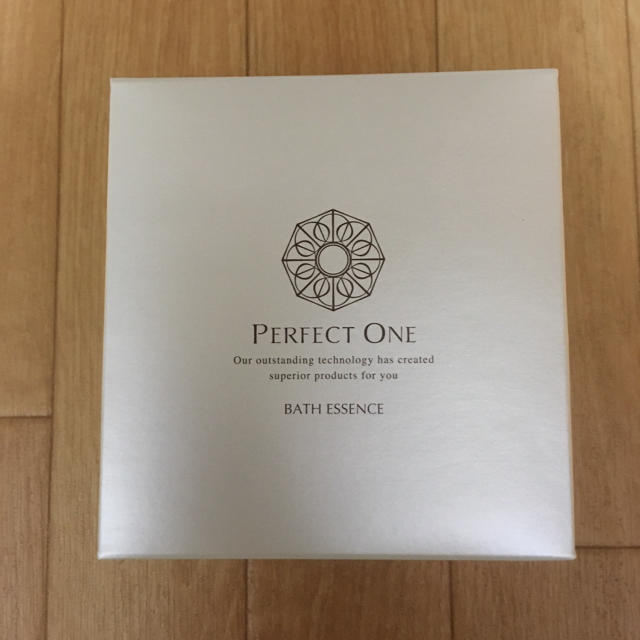 PERFECT ONE(パーフェクトワン)のパーフェクトワン  バスエッセンス  新品未開封品 コスメ/美容のボディケア(入浴剤/バスソルト)の商品写真