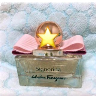 フェラガモ(Ferragamo)のシニョリーナ♡30ml(香水(女性用))