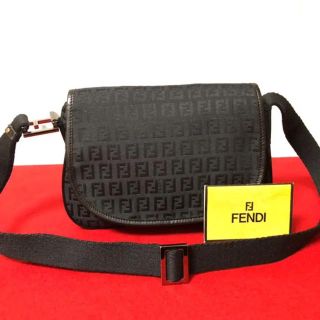 フェンディ(FENDI)の☆ 美品 レア フェンディ ズッカ 柄 ショルダーバッグ ポシェット ブラック(ショルダーバッグ)