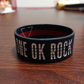 ワンオクロック(ONE OK ROCK)のONE OK ROCK ラバーバンド(ミュージシャン)