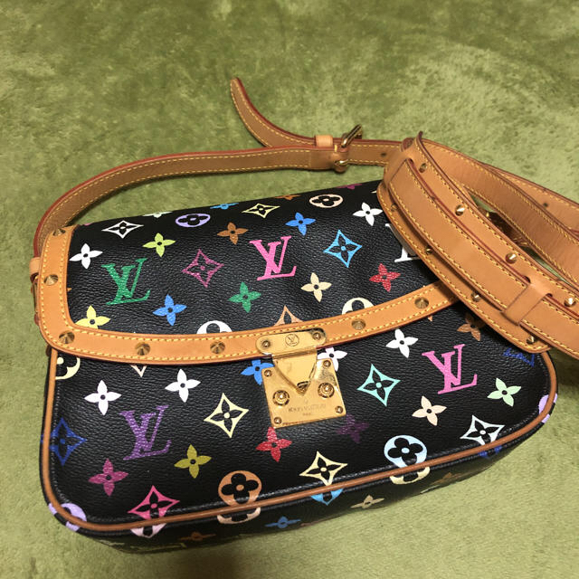 LOUIS VUITTON - ルイヴィトンショルダーバッグ  ソローニュ