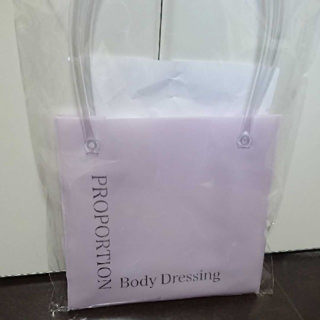 PROPORTION BODY DRESSING(プロポーションボディドレッシング)の《新品》プロポーションボディドレッシング ノベルティー ミルキートート レディースのバッグ(トートバッグ)の商品写真