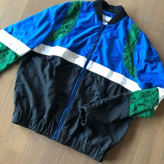 エムエスジイエム(MSGM)のく様専用  美品 MSGM レースウィンドブレーカ(ナイロンジャケット)