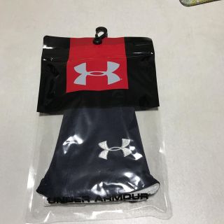 アンダーアーマー(UNDER ARMOUR)のアンダーアーマー  リストバンド 新品 吸汗速乾(バングル/リストバンド)