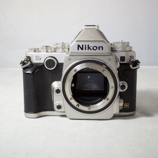 【最終価格】Nikon Df （ボディのみ）(デジタル一眼)